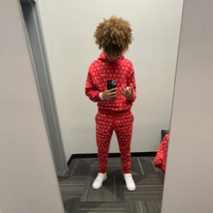 Meet your Posher, Devin